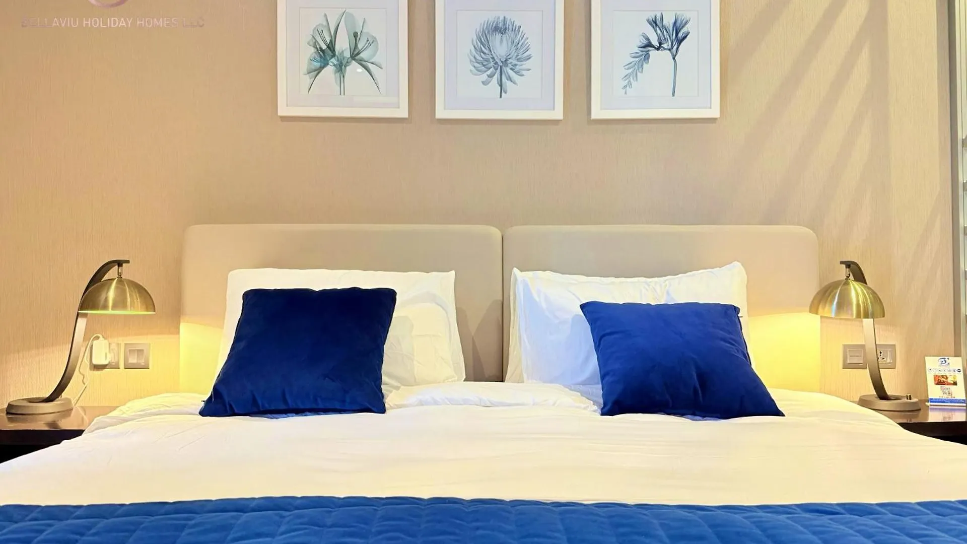 Canal-View Studio Business Bay Dubai Apartment