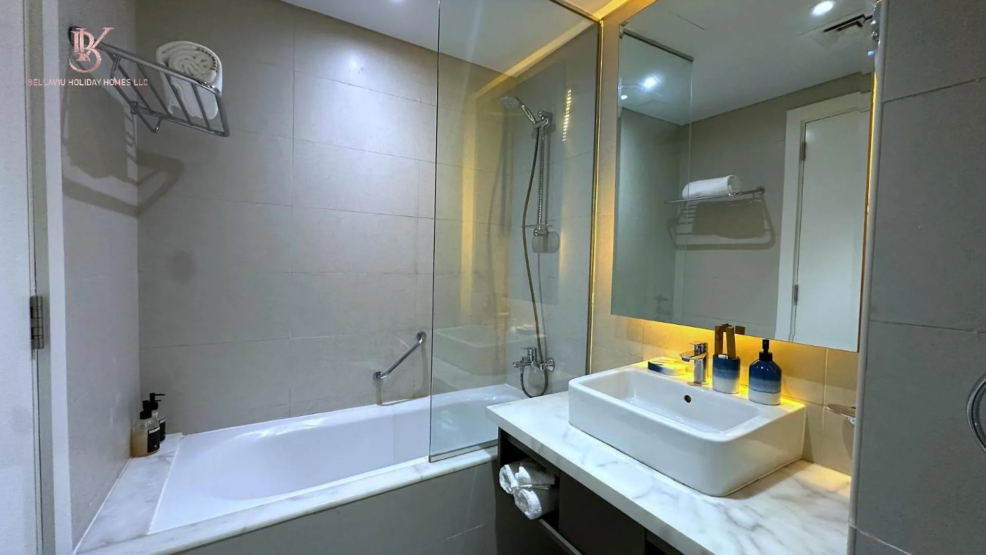 Apartment Canal-View Studio Business Bay Dubai United Arab Emirates